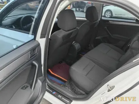 2019 Bestune T77 8