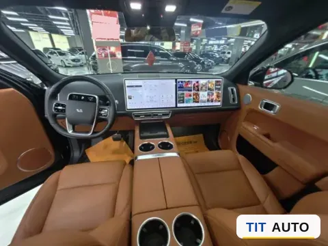 2023 Li L8 9