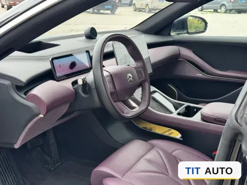 2025 NIO ET5T 7