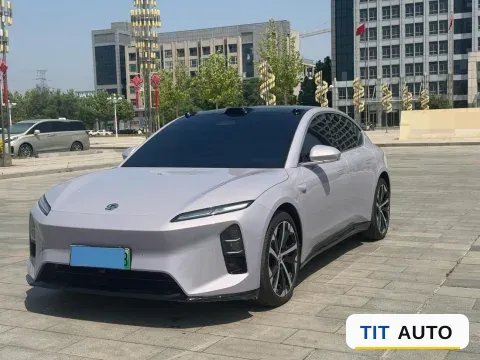 2025 NIO ET5