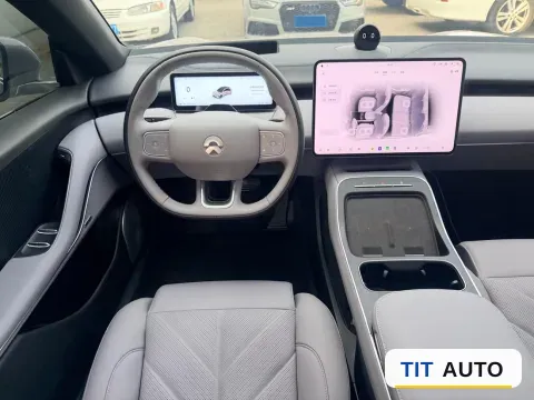 2025 NIO ET5 6