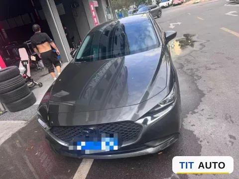 2021 Mazda 3 Axela 2