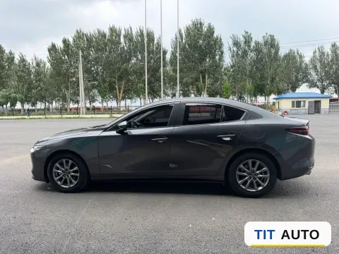 2021 Mazda 3 Axela 4