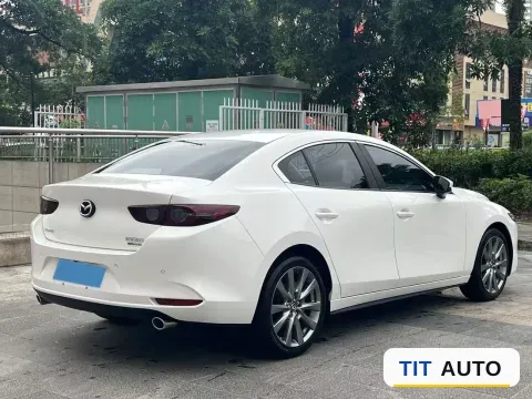 2021 Mazda 3 Axela 4