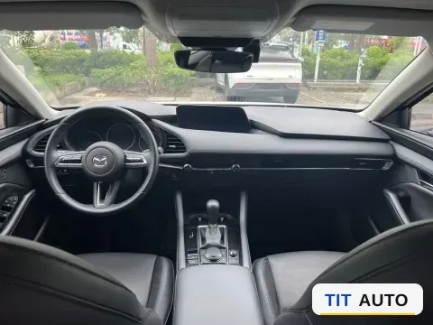 2021 Mazda 3 Axela 8
