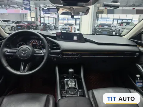 2022 Mazda 3 Axela 8