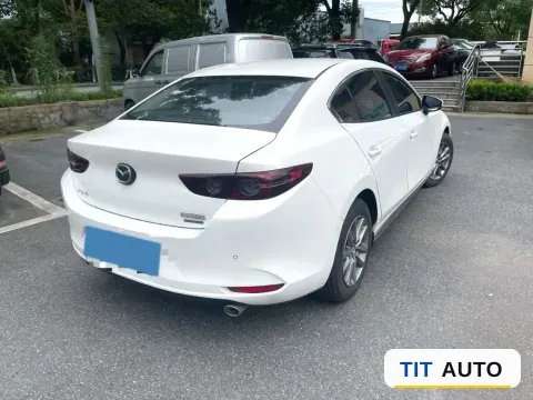 2022 Mazda 3 Axela 3