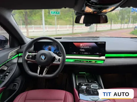 2025 BMW 5 Series 3