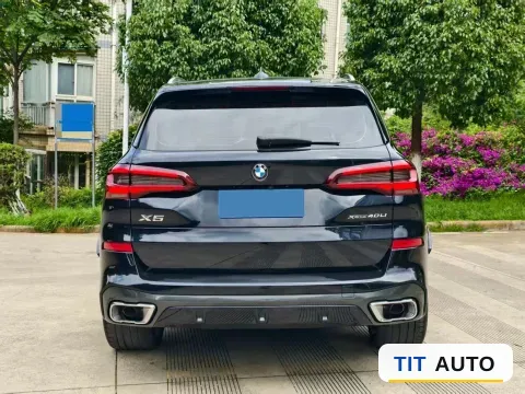 2022 BMW X5 8