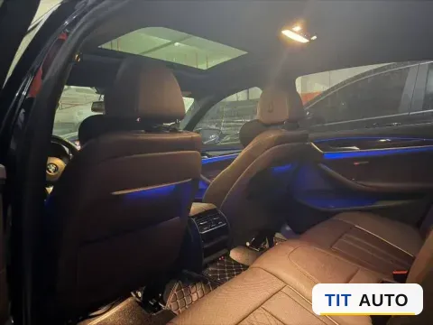 2021 BMW 5 Series 3