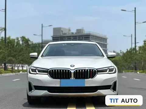 2021 BMW 5 Series 2