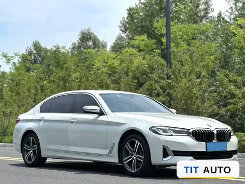 2021 BMW 5 Series 3
