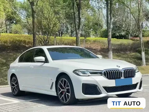 2022 BMW 5 Series 3