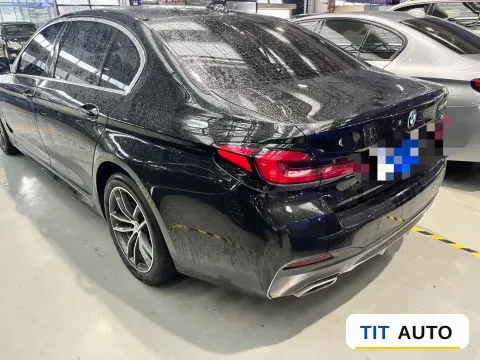 2022 BMW 5 Series 5