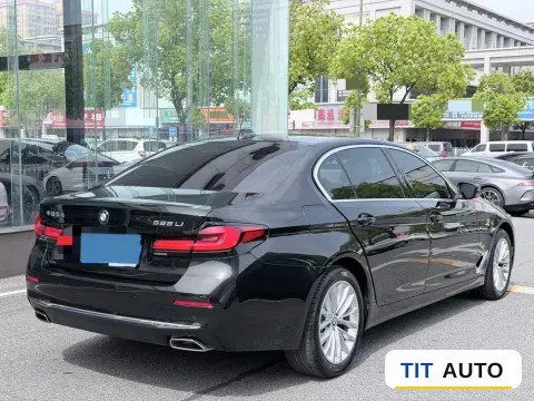 2022 BMW 5 Series 11