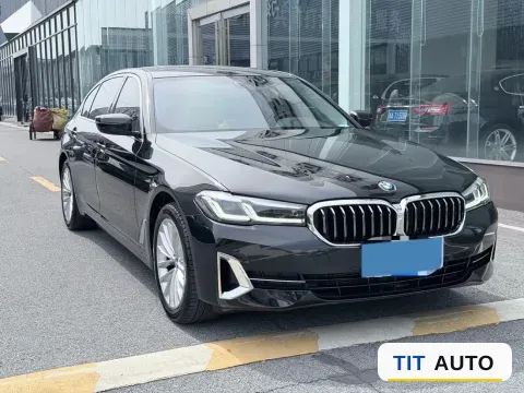 2022 BMW 5 Series 3