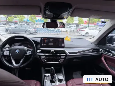 2022 BMW 5 Series 8