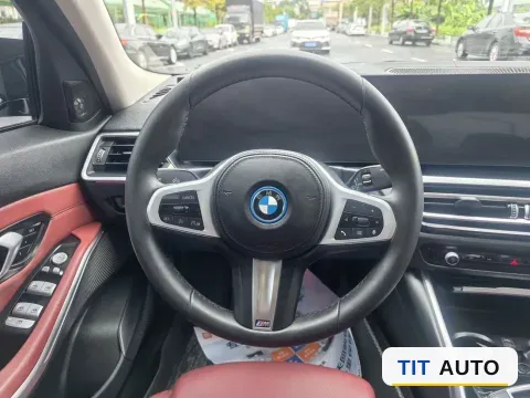 2024 BMW i3 8
