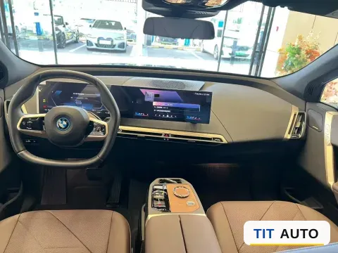 2023 BMW iX 5
