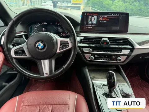 2021 BMW 5 Series 5