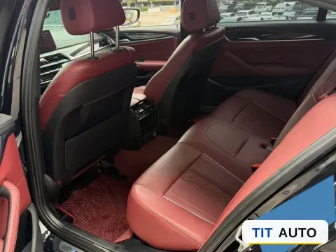 2021 BMW 5 Series 6