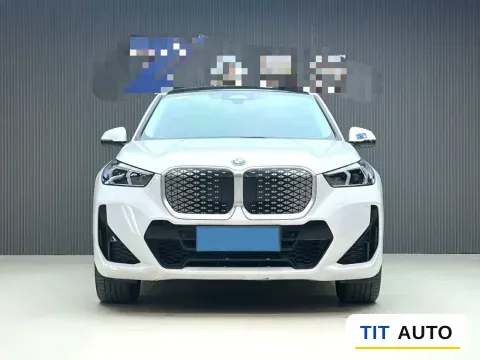2023 BMW iX1 2