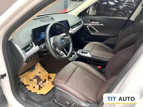 2023 BMW iX1 5