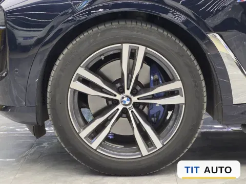 2023 BMW X7 4