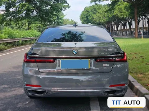 2021 BMW 7 Series 3