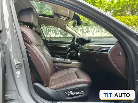 2021 BMW 7 Series 4