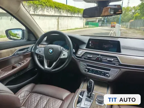 2021 BMW 7 Series 6