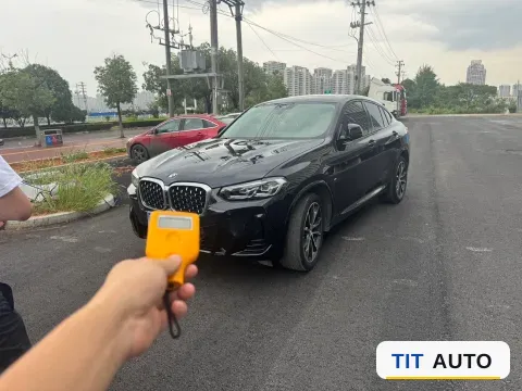 2022 BMW X4