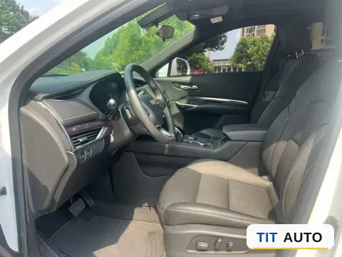 2022 Cadillac XT4 6