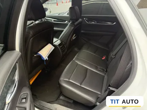 2021 Cadillac XT5 3
