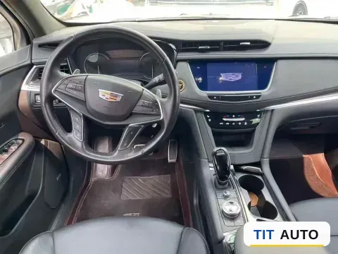 2021 Cadillac XT5 4