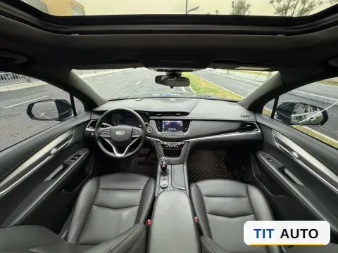 2021 Cadillac XT6 8