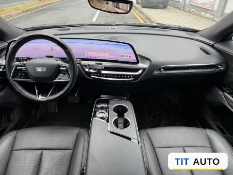 2022 Cadillac IQ Lyriq 5