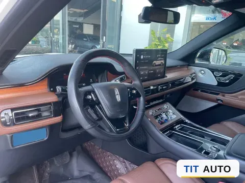 2020 Lincoln Aviator 4