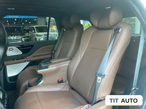2020 Lincoln Aviator 7