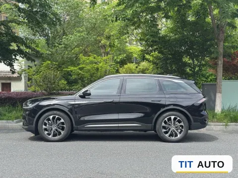 2023 Lincoln Nautilus 8