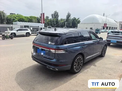 2022 Lincoln Aviator 5