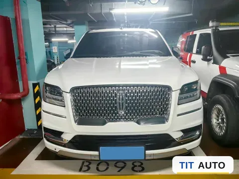 2020 Lincoln Navigator 2