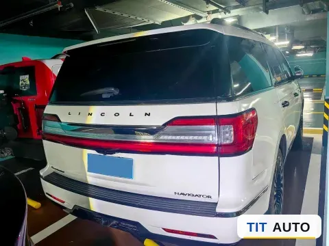 2020 Lincoln Navigator 12