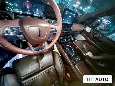 2020 Lincoln Navigator 4
