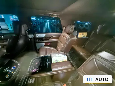 2020 Lincoln Navigator 7