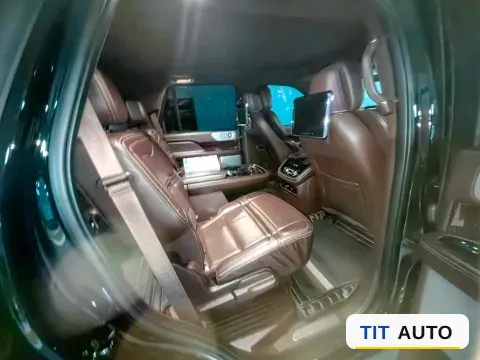 2020 Lincoln Navigator 10