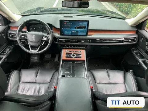 2021 Lincoln Aviator 2