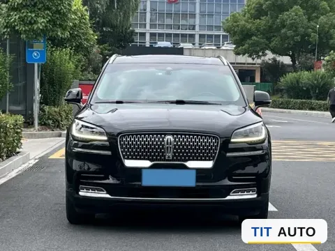 2021 Lincoln Aviator 5