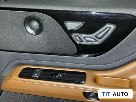 2020 Lincoln Aviator 12