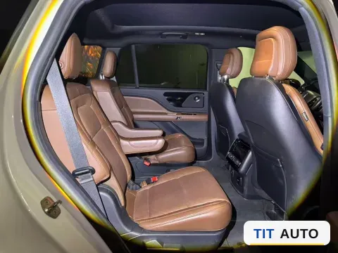 2020 Lincoln Aviator 7
